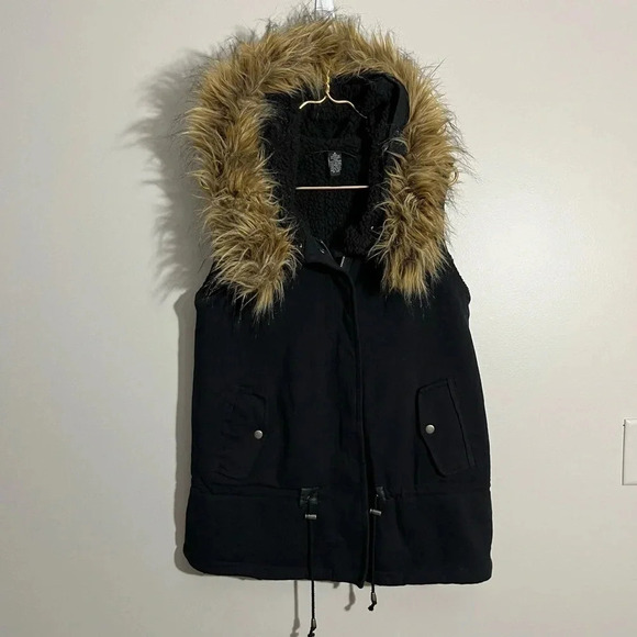 INC Black Knit Vest with Faux Fur Trimmed Hood Size M - Picture 1 of 4